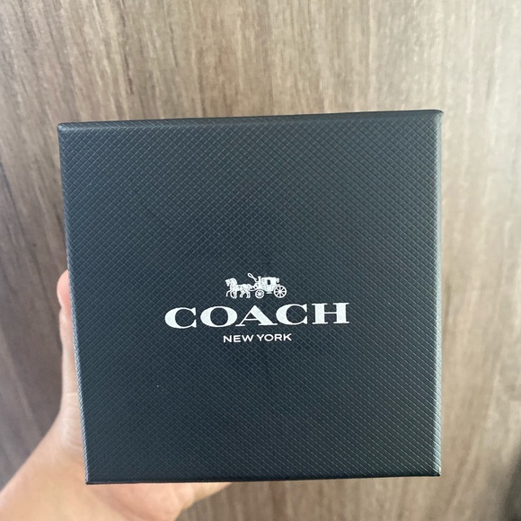 Coach Women's Classic Signature Logo Strap Watch - Picture 7 of 7